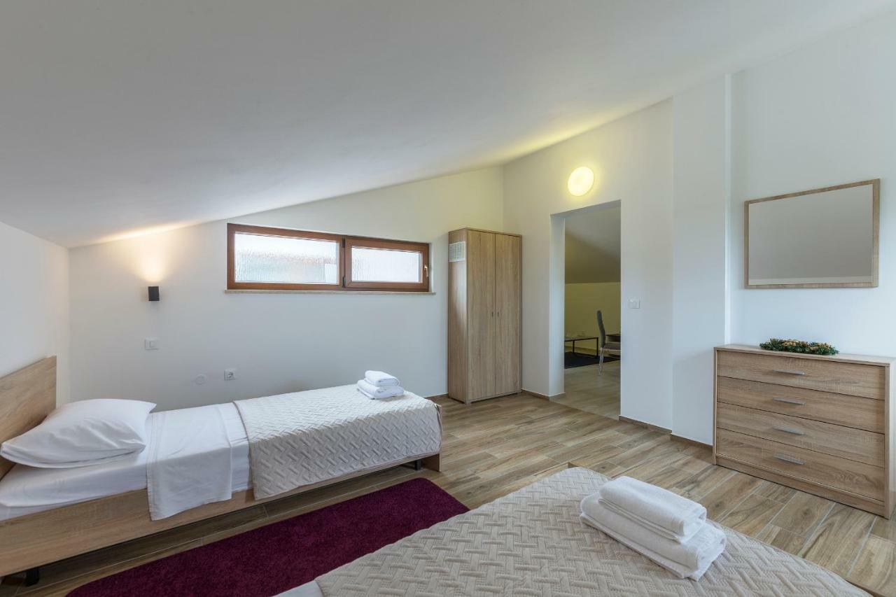 Apartmani Suzi Pula Ngoại thất bức ảnh
